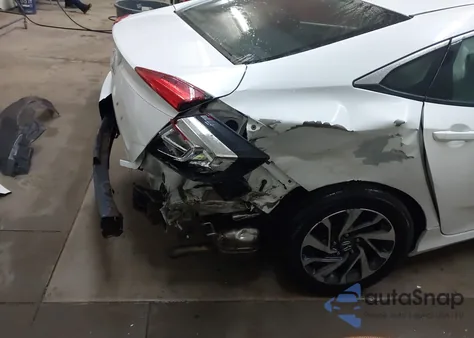 2017 Honda Civic Ex z USA, uszkodzony, nr VIN 19XFC2F76HE058196